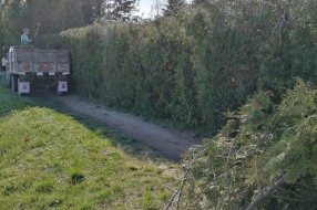 Roditelji uredili park kod igrališta u Bikovu