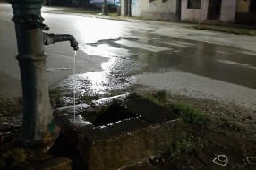 Voda na česmi kod Majšanskog mosta duže vreme neprekidno teče