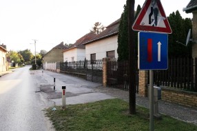 Postavljen znak koji ne postoji u saobraćajnim propisima (Ulica Rada Končara)