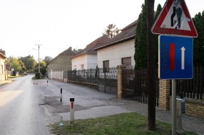 Postavljen znak koji ne postoji u saobraćajnim propisima (Ulica Rada Končara)