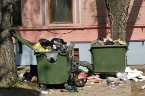 Nedovoljno kontejnera za potrebe nove zgrade u Ulici Bartola Kasića