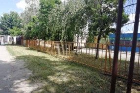 Na Kvantaškoj pijaci smeće i nepokošena trava