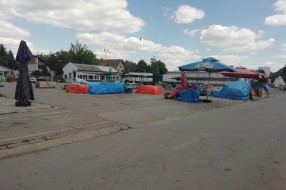 Na Kvantaškoj pijaci smeće i nepokošena trava