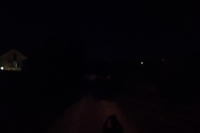 Potpuni mrak na kilometar od centra grada (Ugao ulica Miroslava Antića i Ernea Kiša)