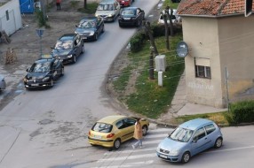 Opasna raskrsnica na uglu Kumičićeve i Matije Gubca (česte saobraćajke)