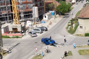 Opasna raskrsnica na uglu Kumičićeve i Matije Gubca (česte saobraćajke)