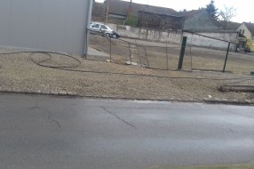 Bandera se srušila i kablovi pokidani