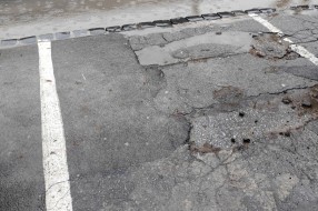 Rupe i voda u centru grada (ulica Matije Gupca)