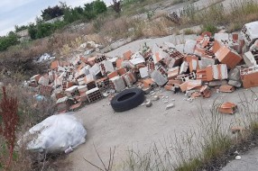 Divlja deponija u selu Gabrić sve veća i veća