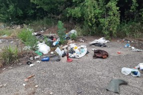 Divlja deponija u selu Gabrić sve veća i veća
