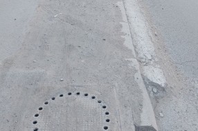 Užasno stanje trotoara preko puta glavne autobuske