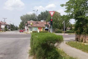Zaklonjen semafor na raskrsnici ulica Đorđa Natoševića i Segedinskog puta