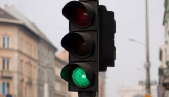 Trepćuće zeleno svetlo na semaforima