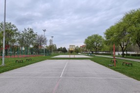 Odbojkaško igralište na Prozivci - nedostaje stub za mrežu