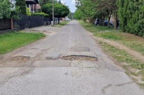 Velike rupe na putu u Vrnjačkoj ulici