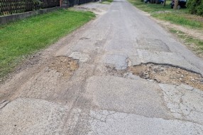 Velike rupe na putu u Vrnjačkoj ulici