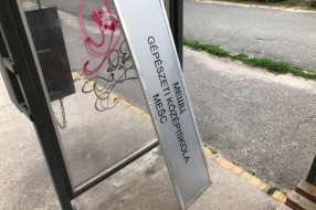 Potrebna intervencija na autobuskom stajalištu