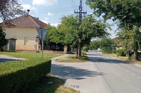 Vratiti semafor kod OŠ "Đuro Salaj" na Bajskom putu