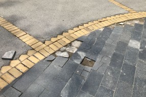 Ploče ispred gradske kuće i uređenje centra