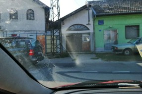 Nepregledan izlaz iz Virovitičke ulice, predlažemo postavljanje ogledala