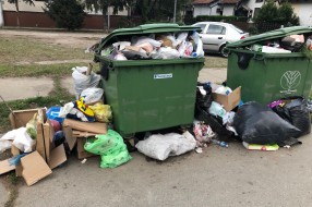 Dugotrajno nagomilavanje smeća u naselju