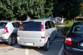 Bahato parkiranje