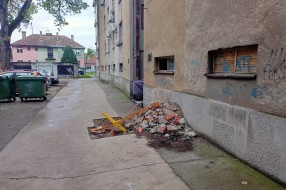 Ogromno oštećenje trotoara u Ulici Sonje Marinković