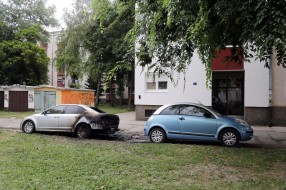 Zapaljeni automobili - Teslino (problematično) naselje
