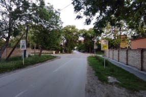 Na raskrnici ulice Tesline i Banijske ulice nedostaje STOP znak