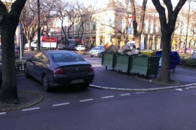 Kontejneri kod robne kuće "Simpo"