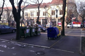 Kontejneri kod robne kuće "Simpo"
