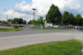 Opasan prelaz preko ulice Franje Kluza u Malom Bajmoku (nedostaje pešački prelaz)