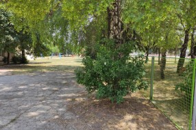 Zaključavanje školskog dvorišta u OŠ "Bosa Miličević" u Novom Žedniku