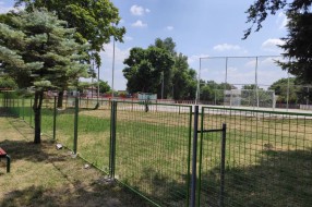 Zaključavanje školskog dvorišta u OŠ "Bosa Miličević" u Novom Žedniku