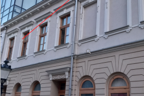 Propadaju krov i zid na novom pozorištu