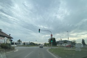 Napraviti kružni tok na raskrsnica Senćanski put - Bajnatska