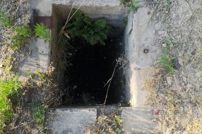 Opasna rupa pored biciklističke staze (Majšanski put)