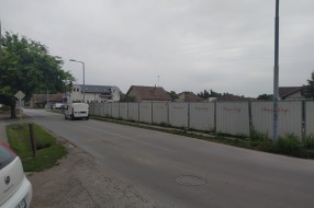 Imitacija ležećeg policajca na uglu Frankopanske i Sekereš Lasla