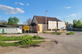 Nedostatak saobraćajnih znakova - vožnja jednosmernom (Ulica Jovana Cvijića)