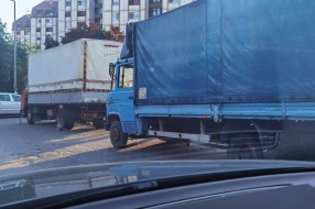 Kamioni kod pijace na Prozivci zauzimaju 10 parking mesta