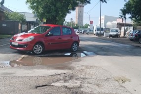Kako se bezbedno uključiti u saobraćaj iz Šantićeve u Mikićevu?