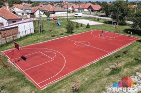 Okupljanje problematične omladine na košarkaškom terenu u Malom Bajmoku