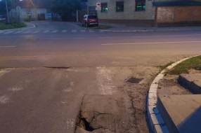Opasna udarna rupa u Marka Oreškovića