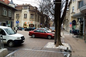 Bahato parkiranje po (centru) grada