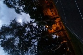 Reflektori kod novih obnovljenih sportskih terena na Paliću