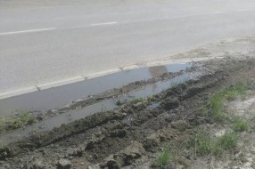 Prilog slike - drži vodu dok majstori odu
