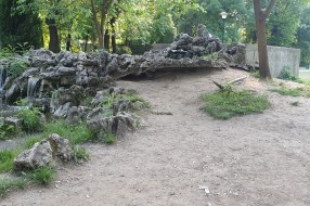 Opasni ostatak žbuna (kao kolac) u Dudovoj šumi