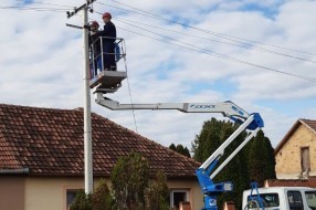 Slomljene bandere u ulici Albe Vidakovića