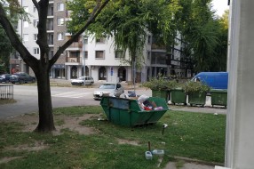 Kontejner za kabasti otpad na Radijalcu (ulica Petra Lekovića)
