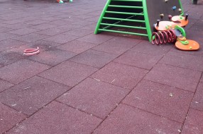 Vandalizam na dečjem igralištu u Dudovoj šumi